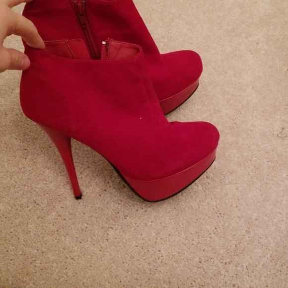 Red Booties worn 1hr size 7 - Picture 3 of 4